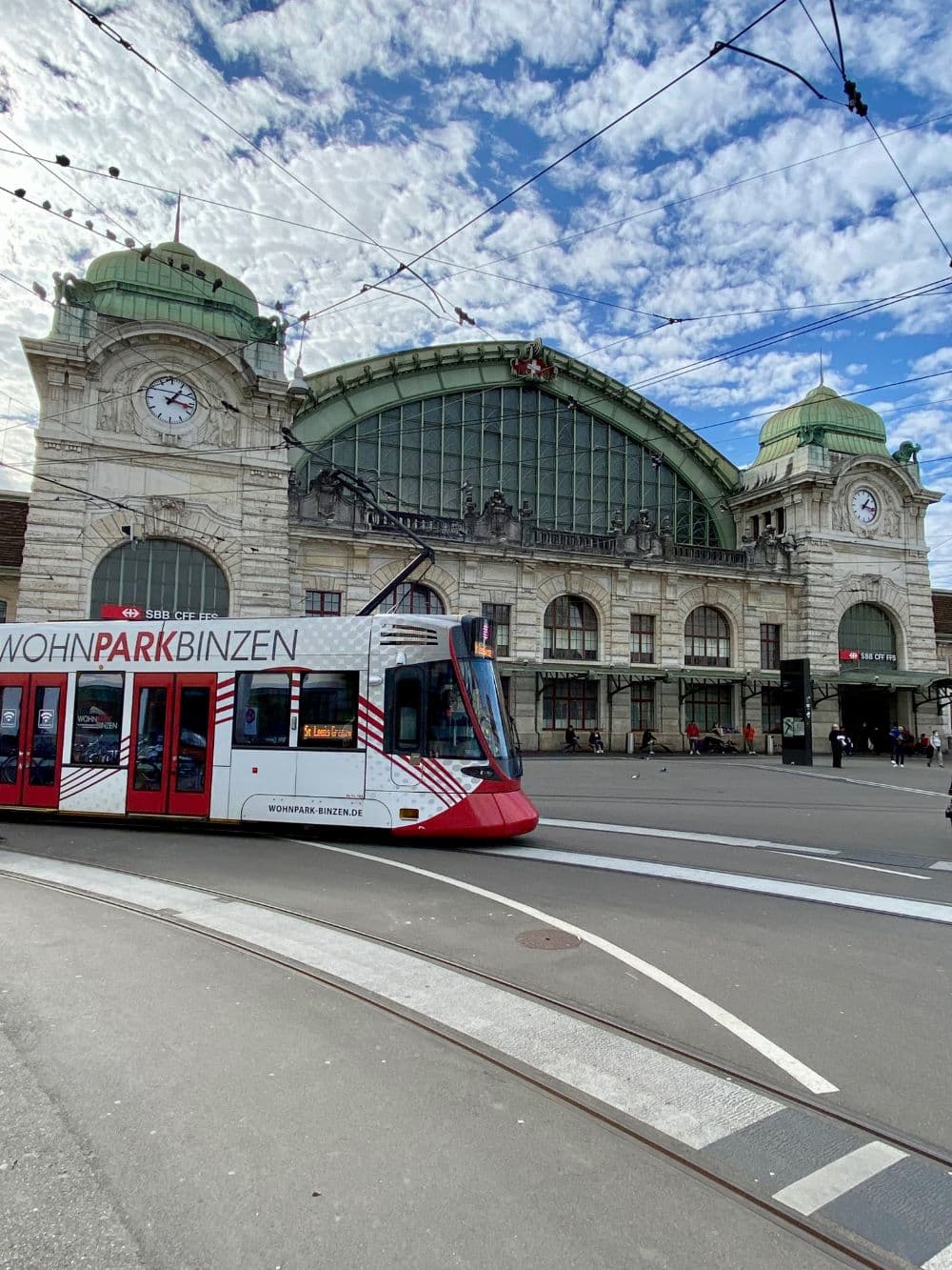 Basel Bahnhof SBB and Tram