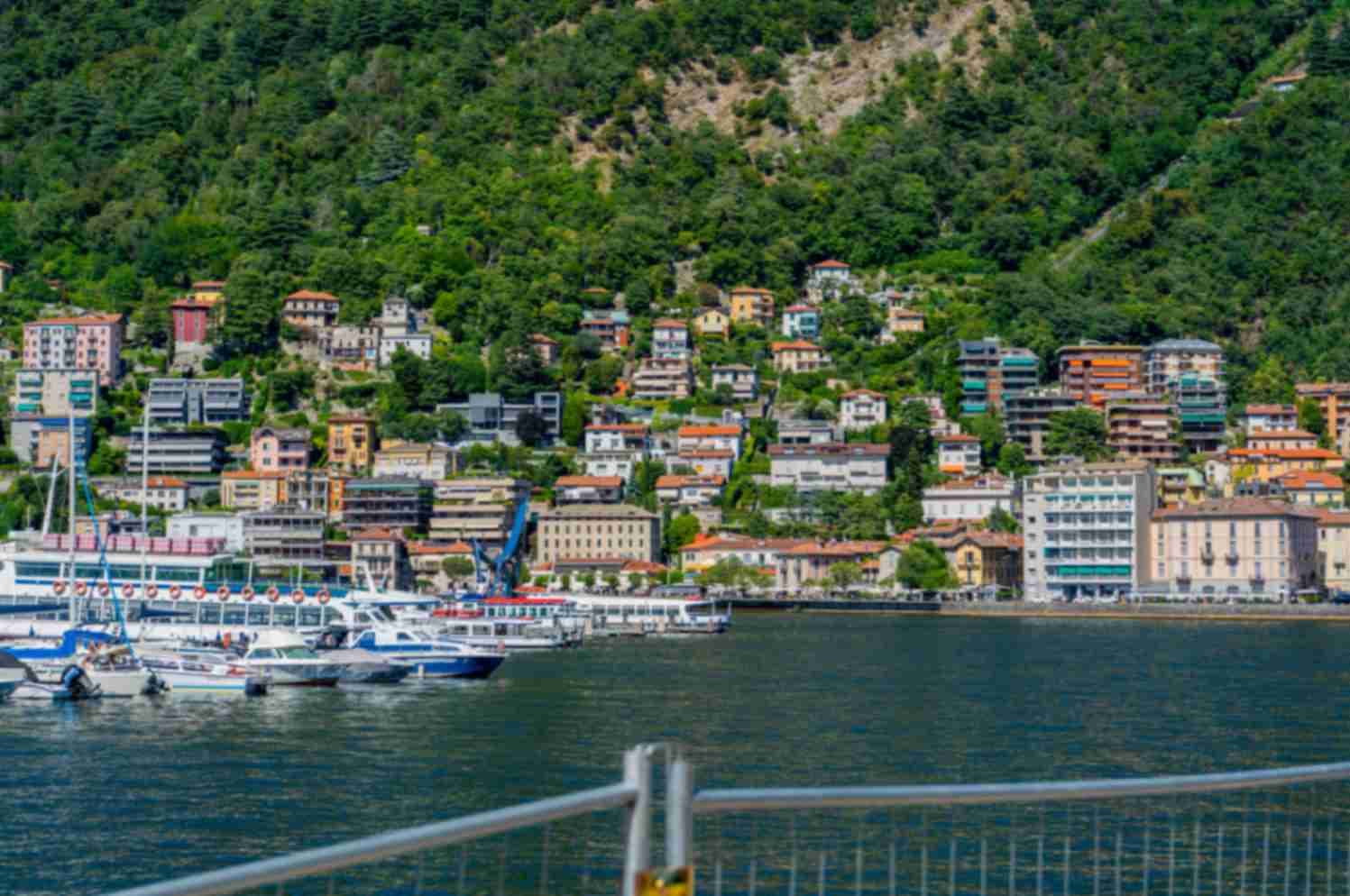 Como Waterfront & Lakeside Hills