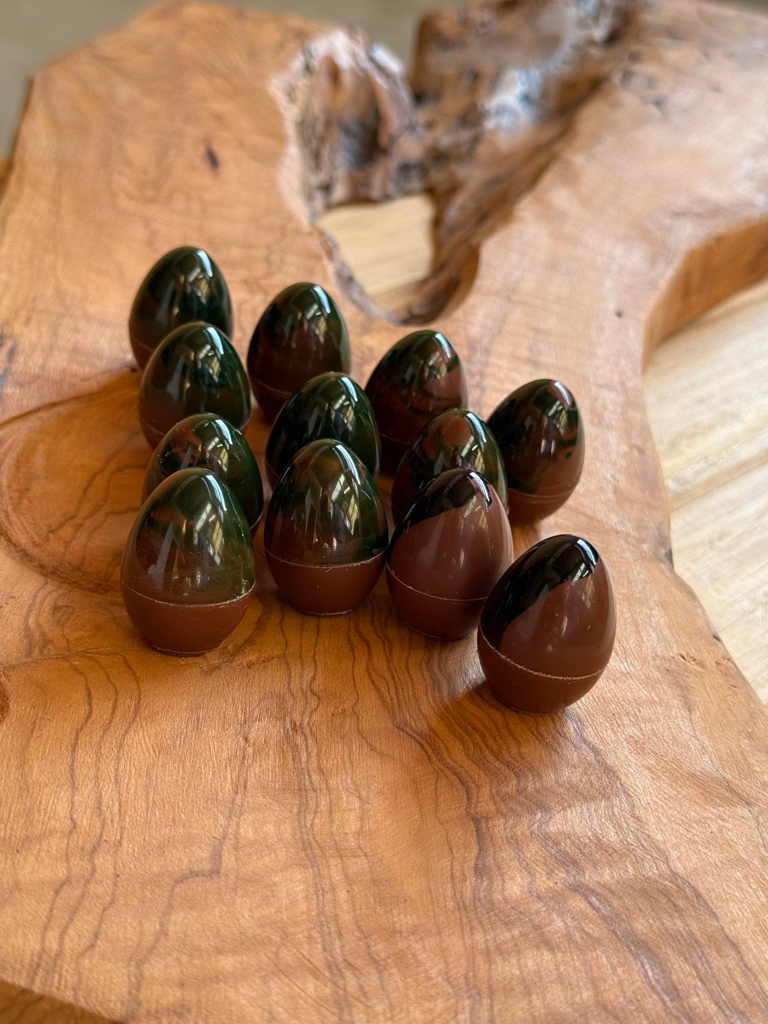 Œufs en chocolat artisanal brillants