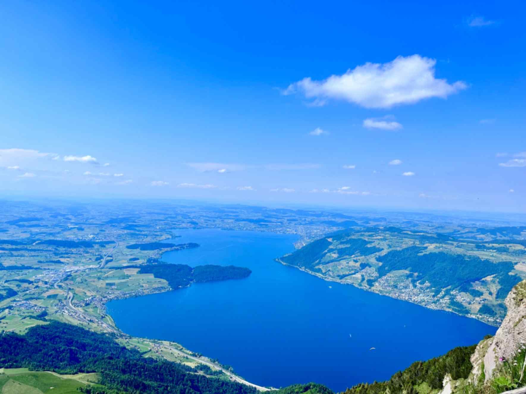 Panorámica del lago de Zug desde el monte Rigi