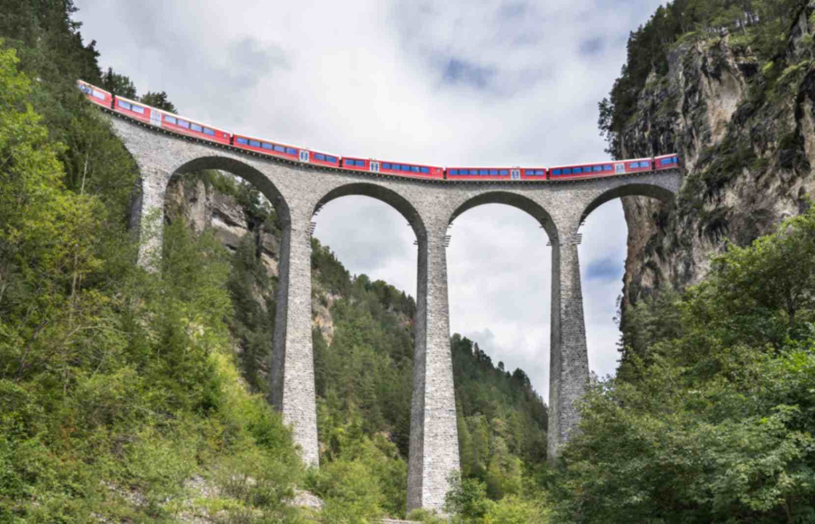 Traversée du viaduc de Landwasser