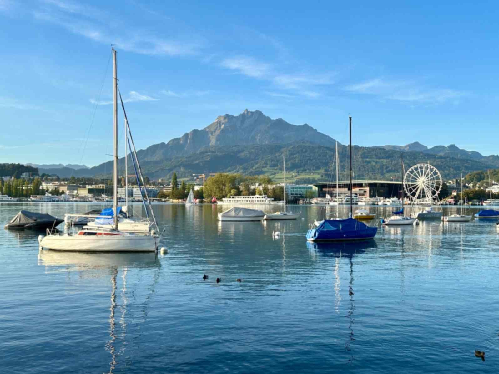 Paseo marítimo de Lucerna y monte Pilatus