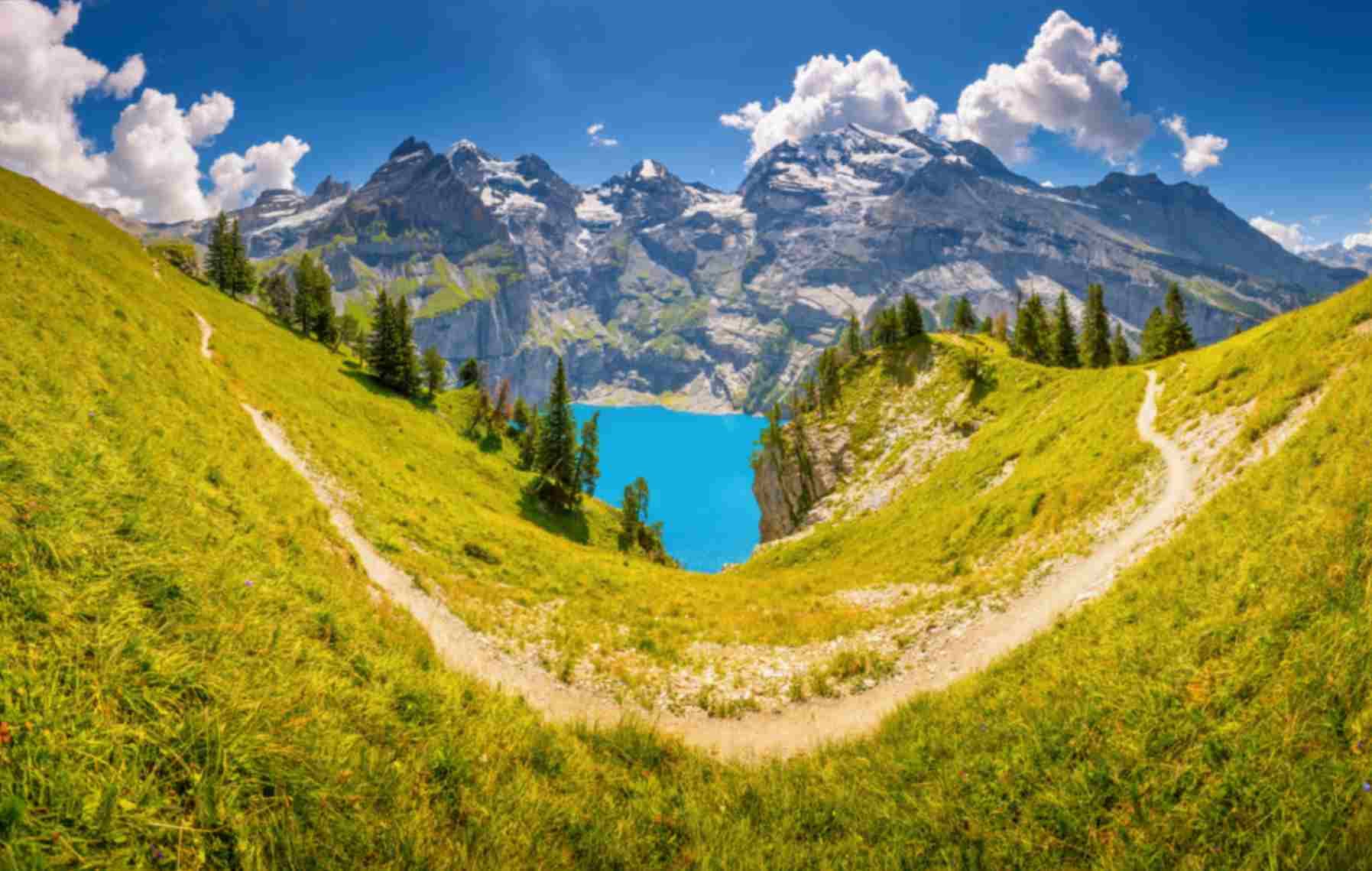 Oeschinensee Alpine Viewpoint