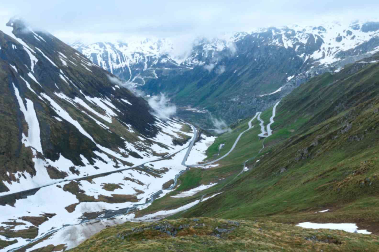 أكثر عشر رحلات قيادة خلابة في الألب في Switzerland